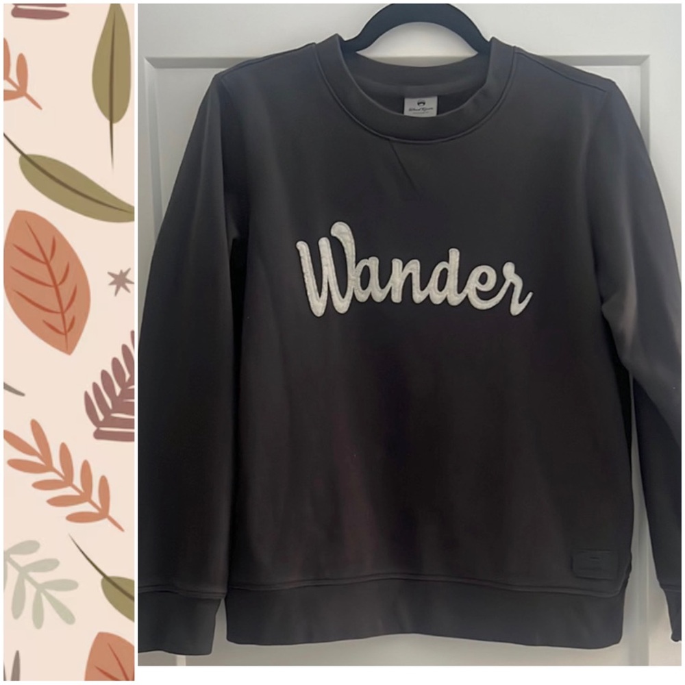 Dark Grey Wind River “Wander” Sweatshirt Size Medium